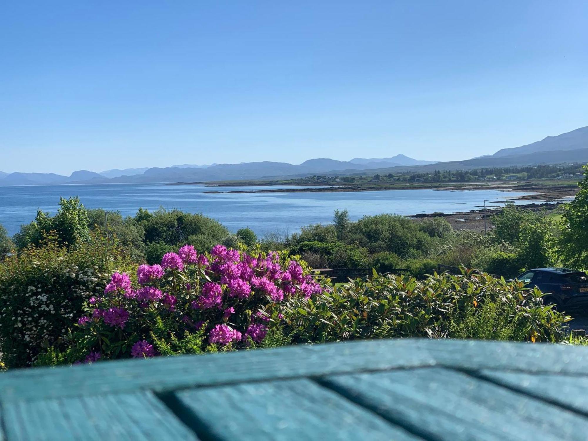 Skye Basecamp Hostel, Broadford Bay, Isle Of Skye Buitenkant foto