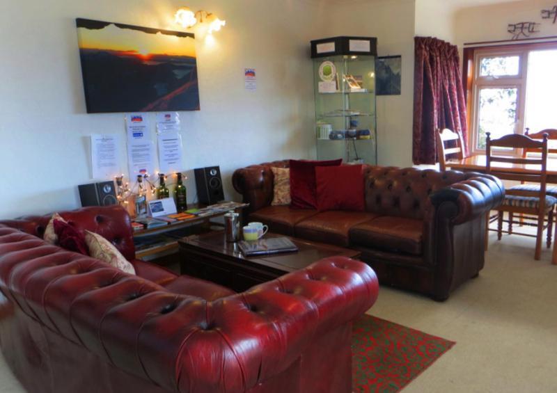 Skye Basecamp Hostel, Broadford Bay, Isle Of Skye Buitenkant foto