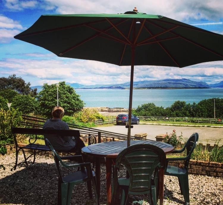 Skye Basecamp Hostel, Broadford Bay, Isle Of Skye Buitenkant foto